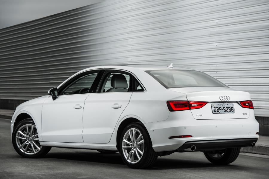  Audi A3 Sedan 2.0 TFSI (8V) 2015 года  (LA) (фото 8 из 12)